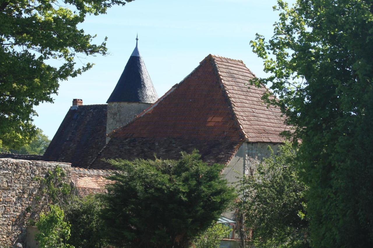 Chateau Mareuil Brigueil-le-Chantre Bagian luar foto
