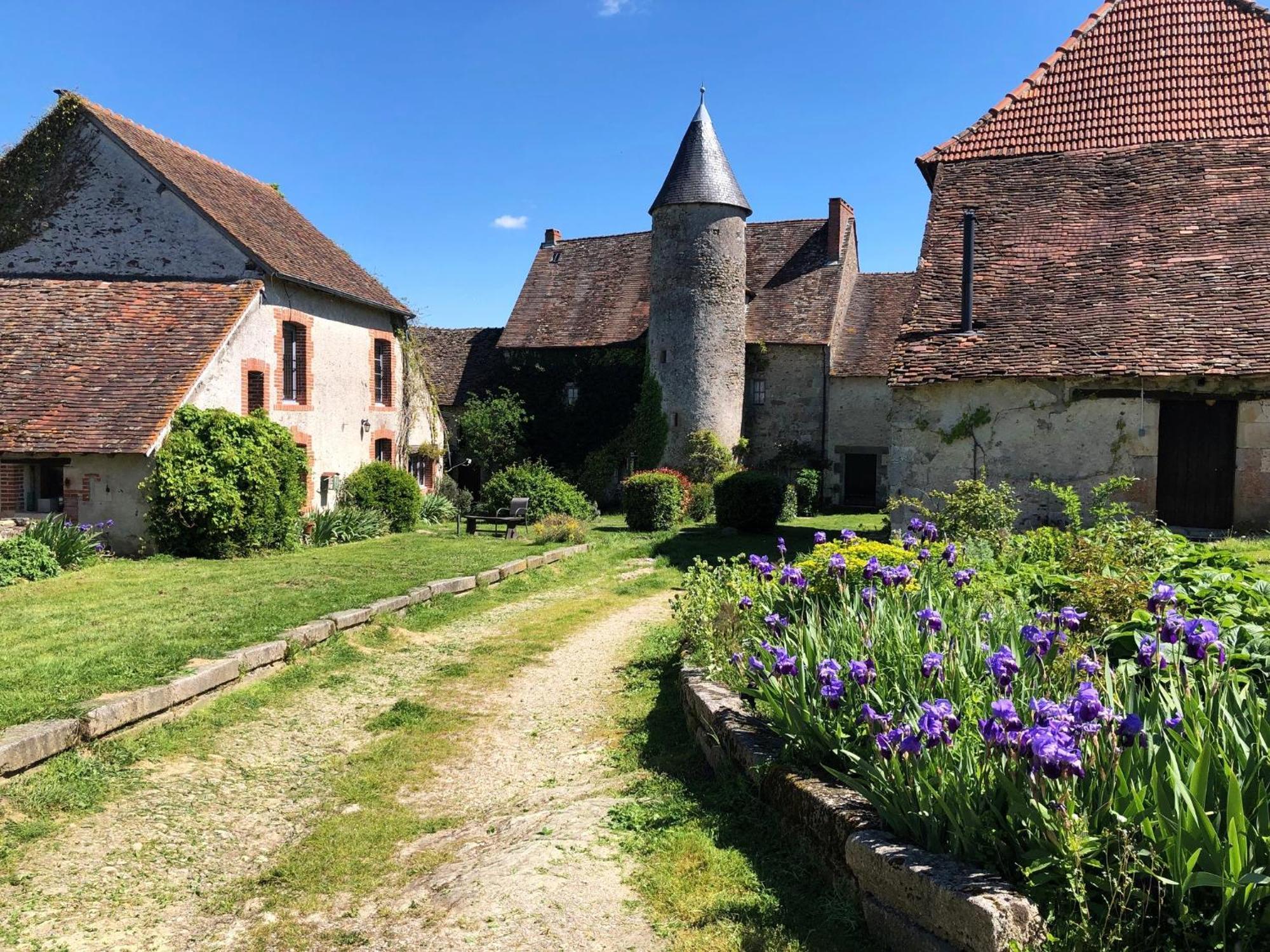 Chateau Mareuil Brigueil-le-Chantre Bagian luar foto
